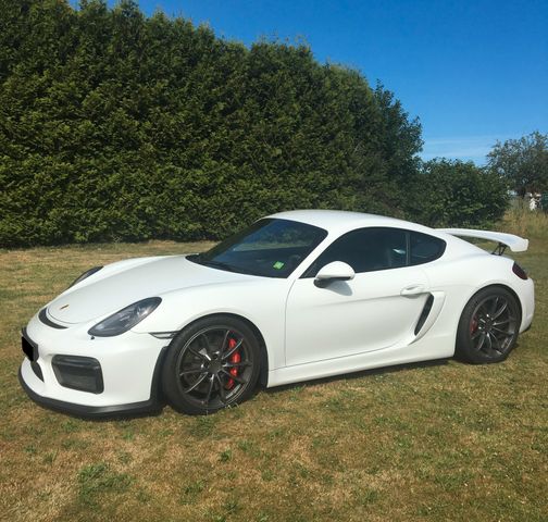 Porsche Cayman GT4