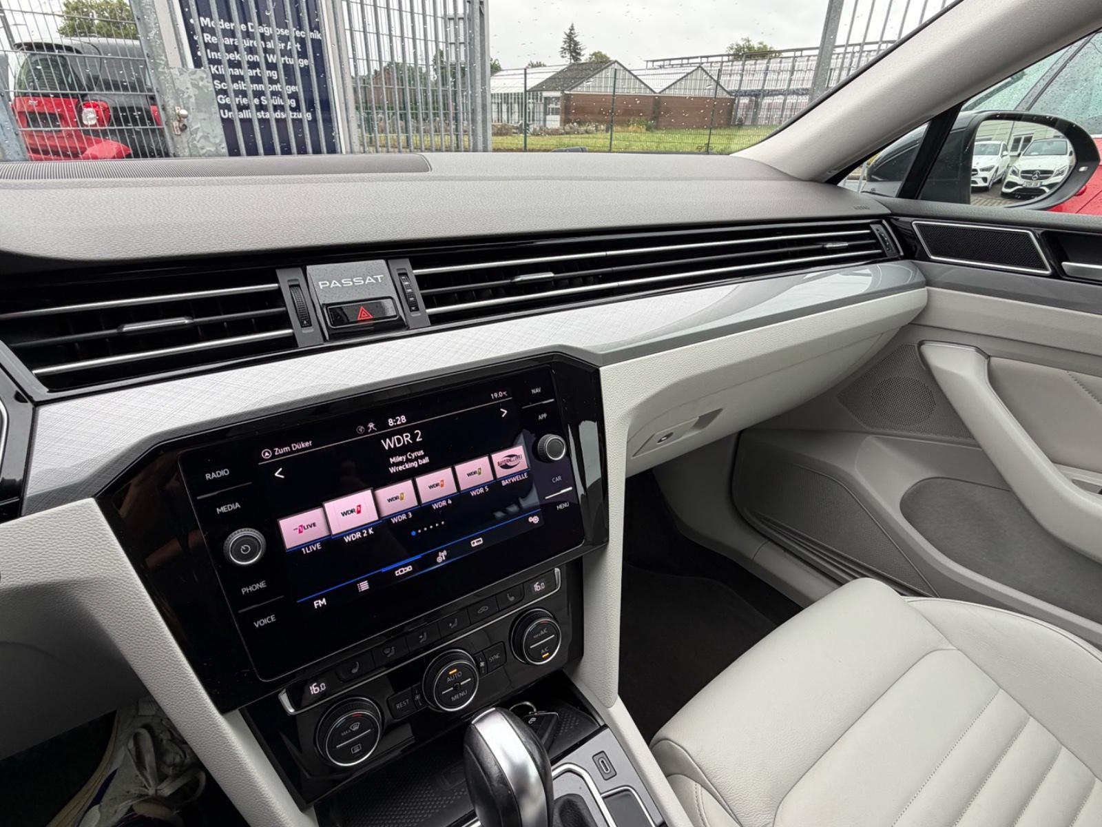 Volkswagen Passat Business LEDER KLIMA LES ALU ́S, миниатюра 19