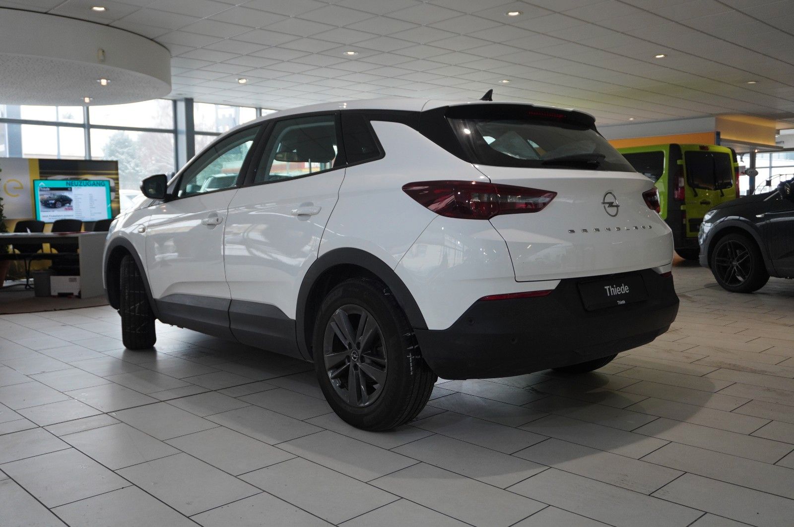 Fahrzeugabbildung Opel Grandland (X) 1.5D BUSINESS NAVI/LED/KAMERA/DAB
