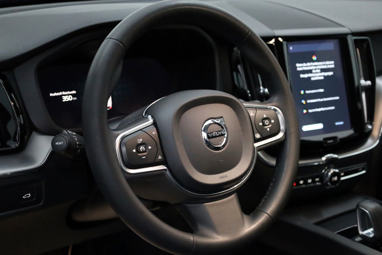 Fahrzeugabbildung Volvo XC60 Momentum Pro Leder,Navi,LED,Panorama,Kamera