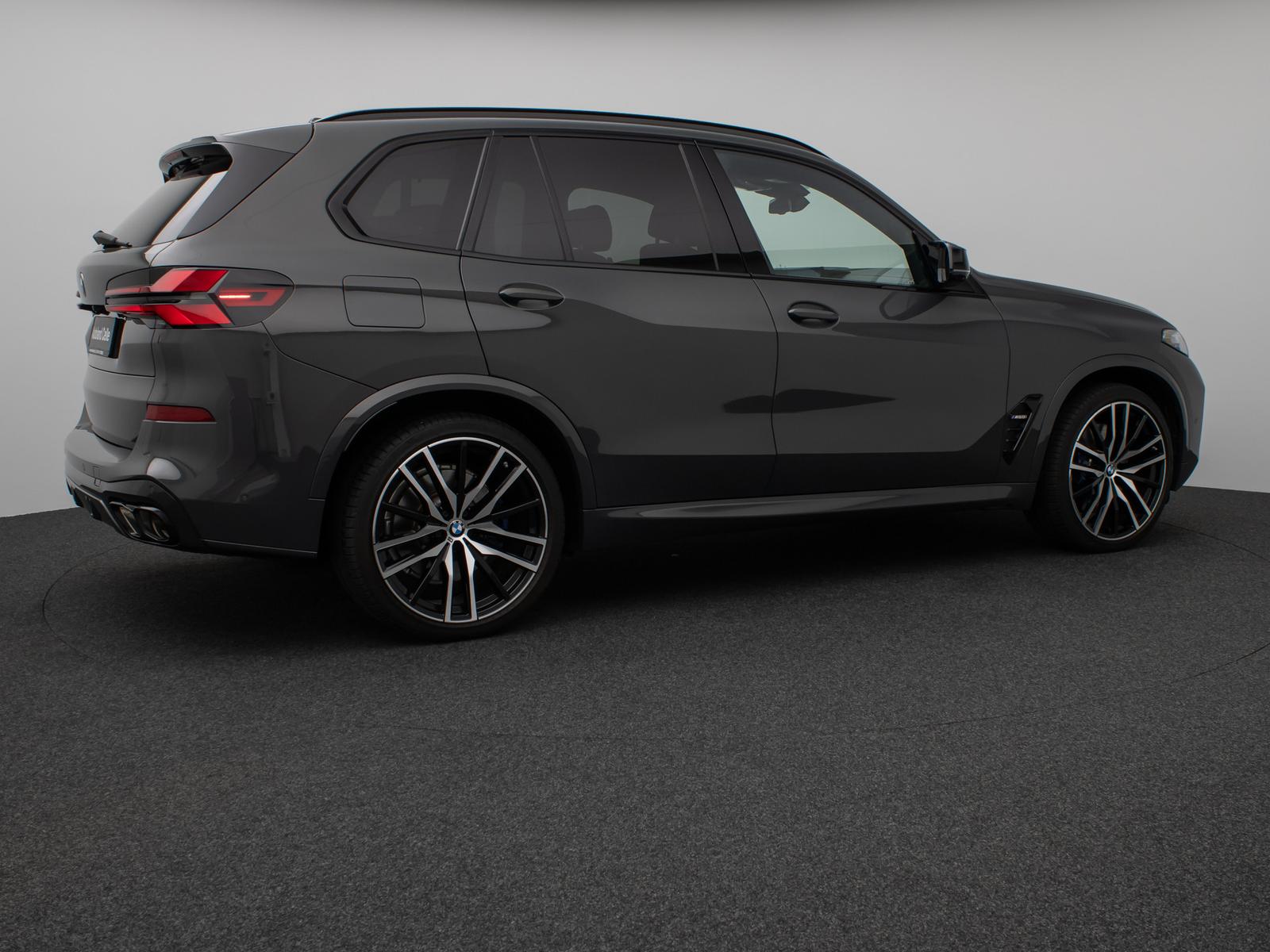 BMW X5 M60i 360° HUD H/K SoftCl Panorama Sky Lounge 