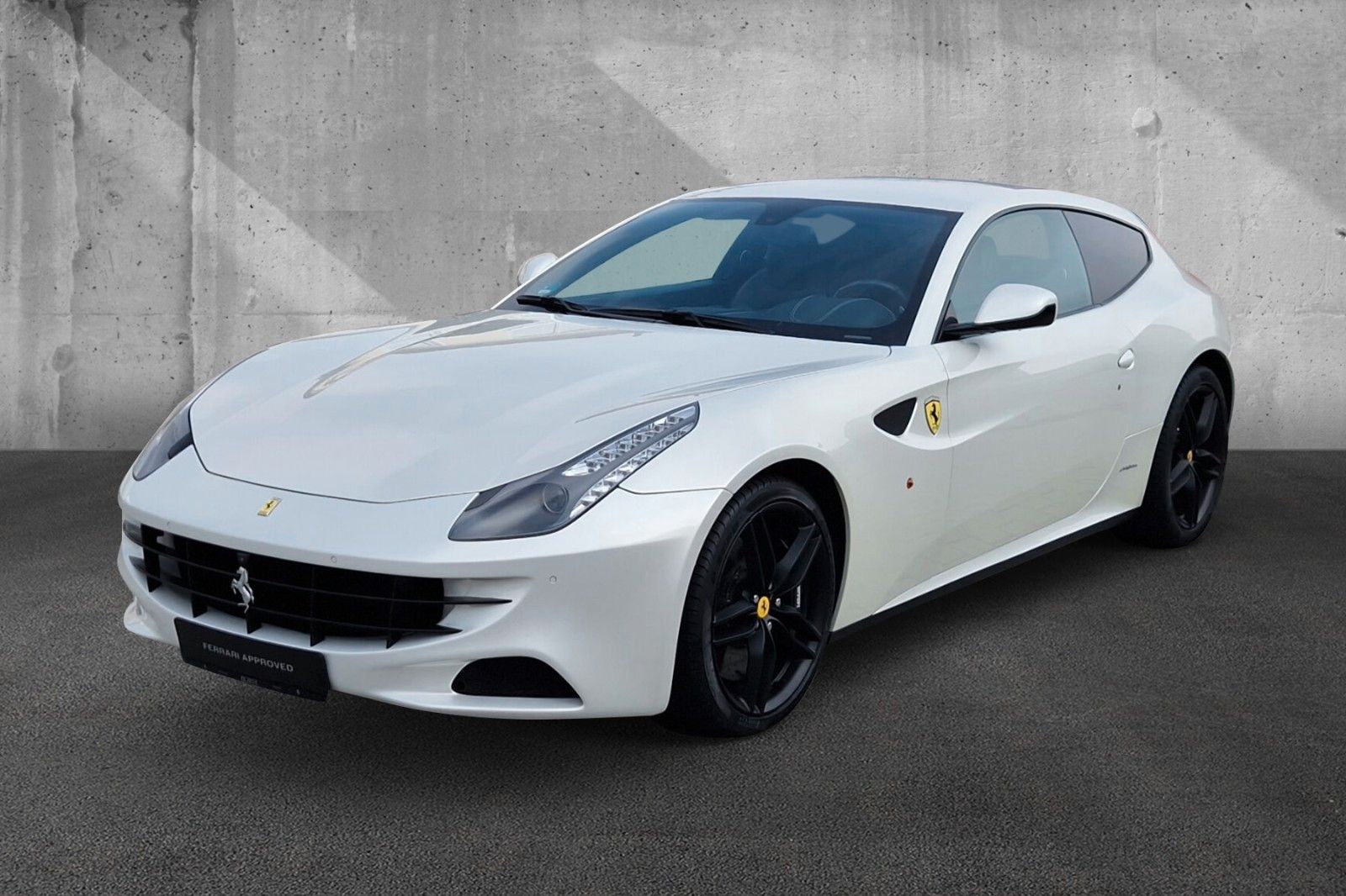 Fahrzeugabbildung Ferrari FF*dt. Auto*Lift*Carbon*Sitzbelüftung*Display*