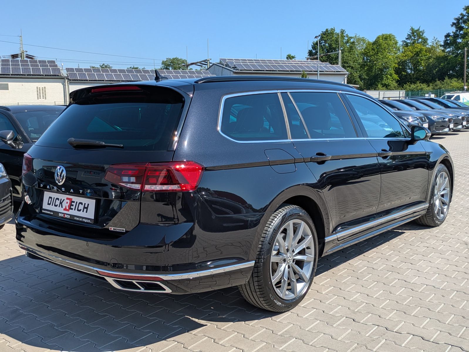 Fahrzeugabbildung Volkswagen Passat 2.0 TDI DSG R-Line 2x 4Motion LEDER*LED