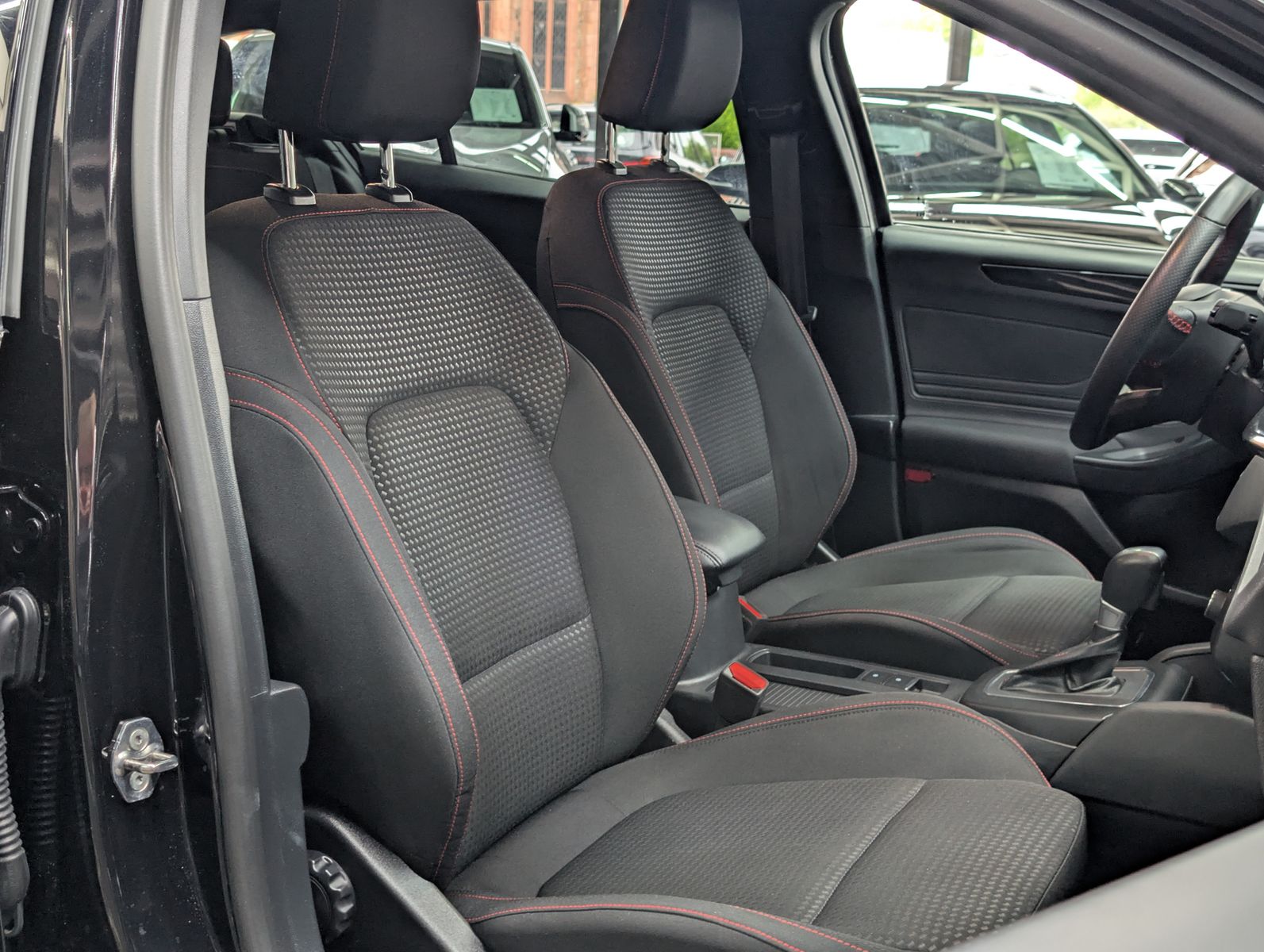 Fahrzeugabbildung Ford Focus 1.0 EB ST-Line ACC LED KAM WINTER Styling