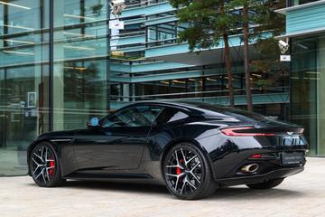 2023 Aston Martin DB12 — фото 9