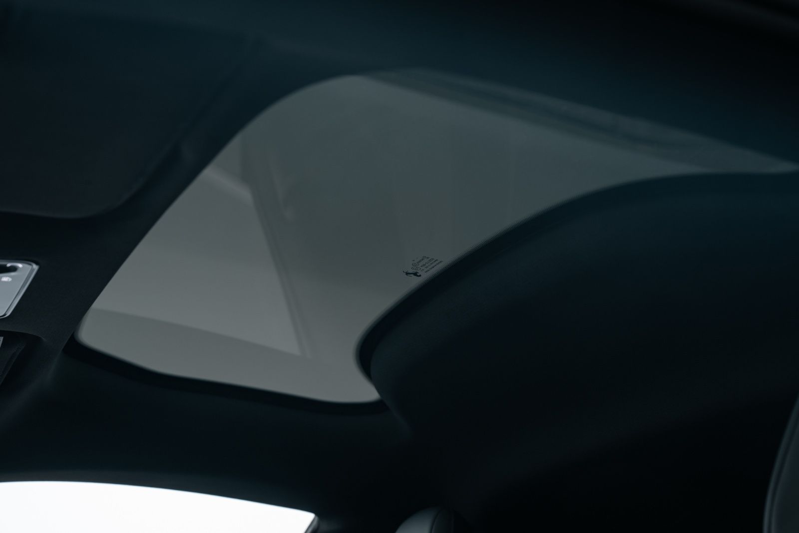 Fahrzeugabbildung Ferrari 12Cilindri PANO/LIFT/RACING SEATS/CARBON/SURR