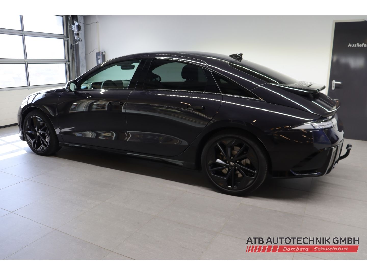 Fahrzeugabbildung Hyundai IONIQ 6 First Edition 77,4 kWh 4WD SOH 95,8% Nav