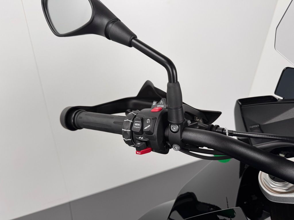 Fahrzeugabbildung BMW S 1000 XR *4 KILOMETER *TRIPLE BLACK