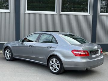 Mercedes E 200 - 4