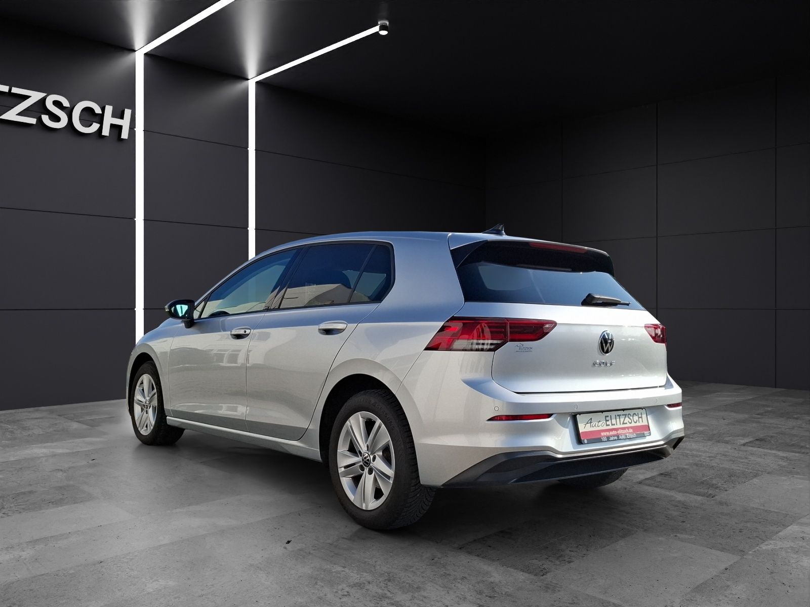Fahrzeugabbildung Volkswagen Golf VIII TSI Kamera ACC Navi LED