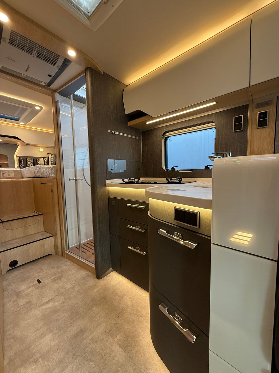 Fahrzeugabbildung HYMER / ERIBA / HYMERCAR B-Klasse ML T BlackLine 780 - Vollausstattung!