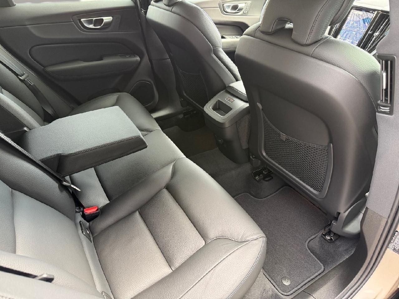 Fahrzeugabbildung Volvo XC60 Core 2WD