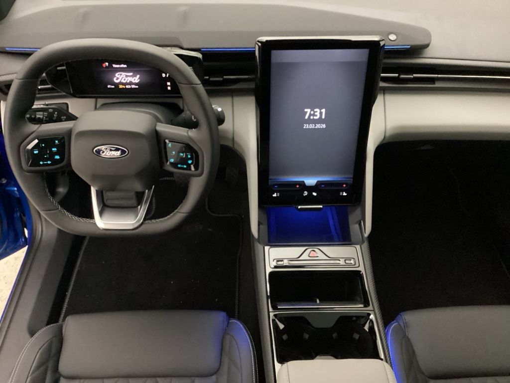 Fahrzeugabbildung Ford Explorer RWD LED PANORAMADACH Tempomat Kamera