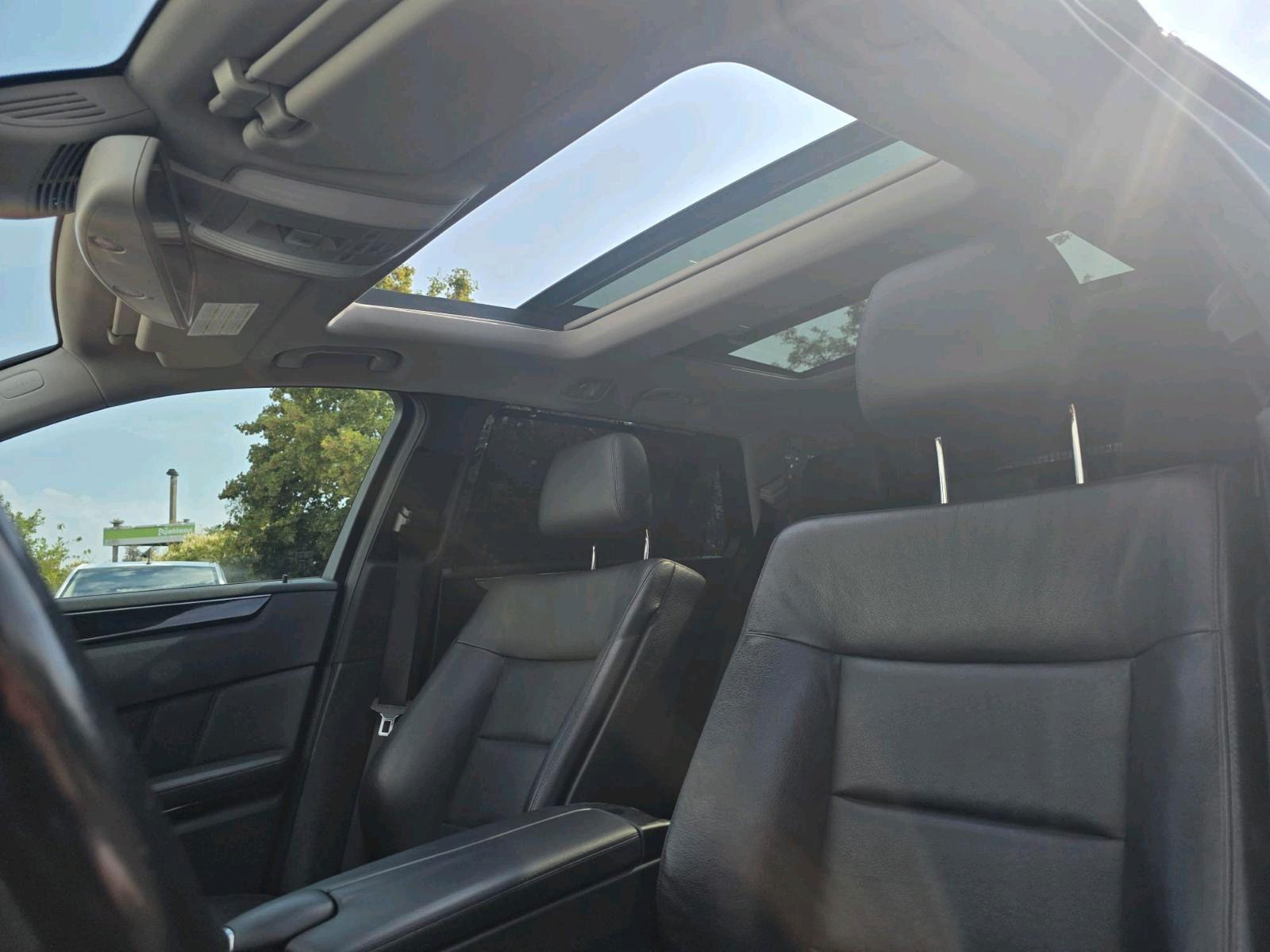 Mercedes-Benz E300 2011 — photo 13