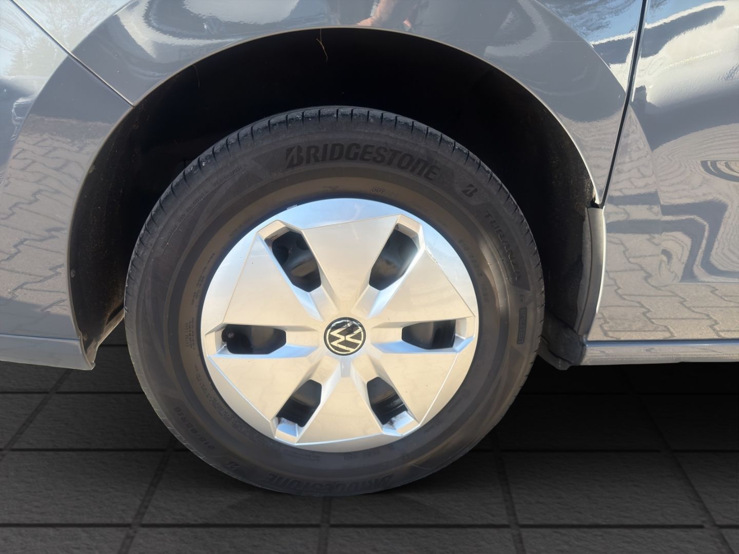 T7 Multivan Basis 2.0 TDI 110kW MatrixLED PanoDa