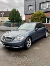 Mercedes-Benz Service/TÜV neu, gepflegt, exklusiv ausgestattet - graue Mercedes-Benz S 350