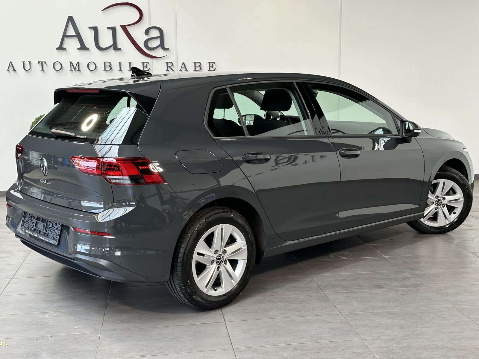 Fahrzeugabbildung Volkswagen Golf 1.5 TSI Life NAV+LED+ACC+CARPLAY+SHZ+VCOCK