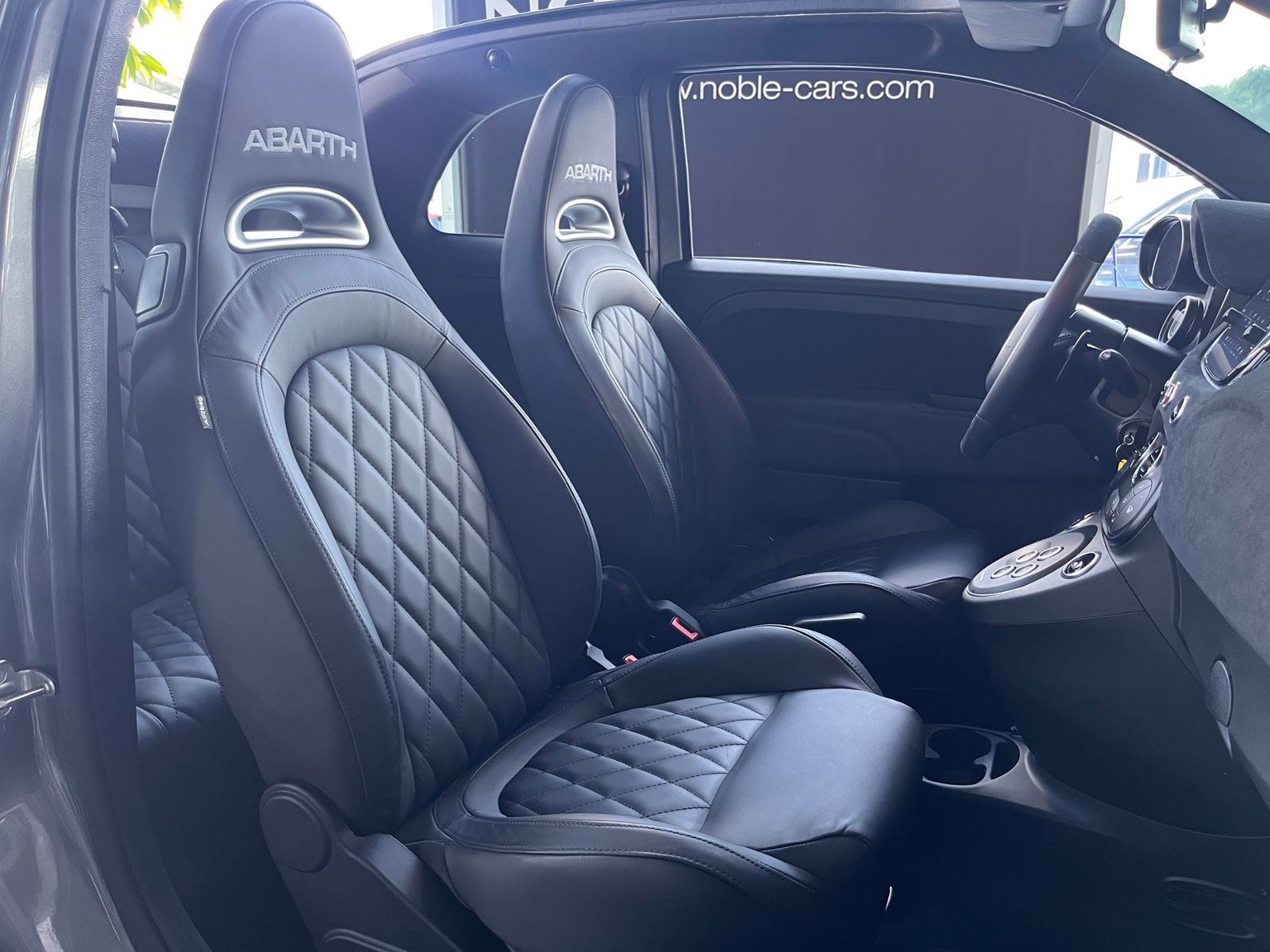 Fahrzeugabbildung Abarth 695C Turismo Aut. BEATS XENON NAVI