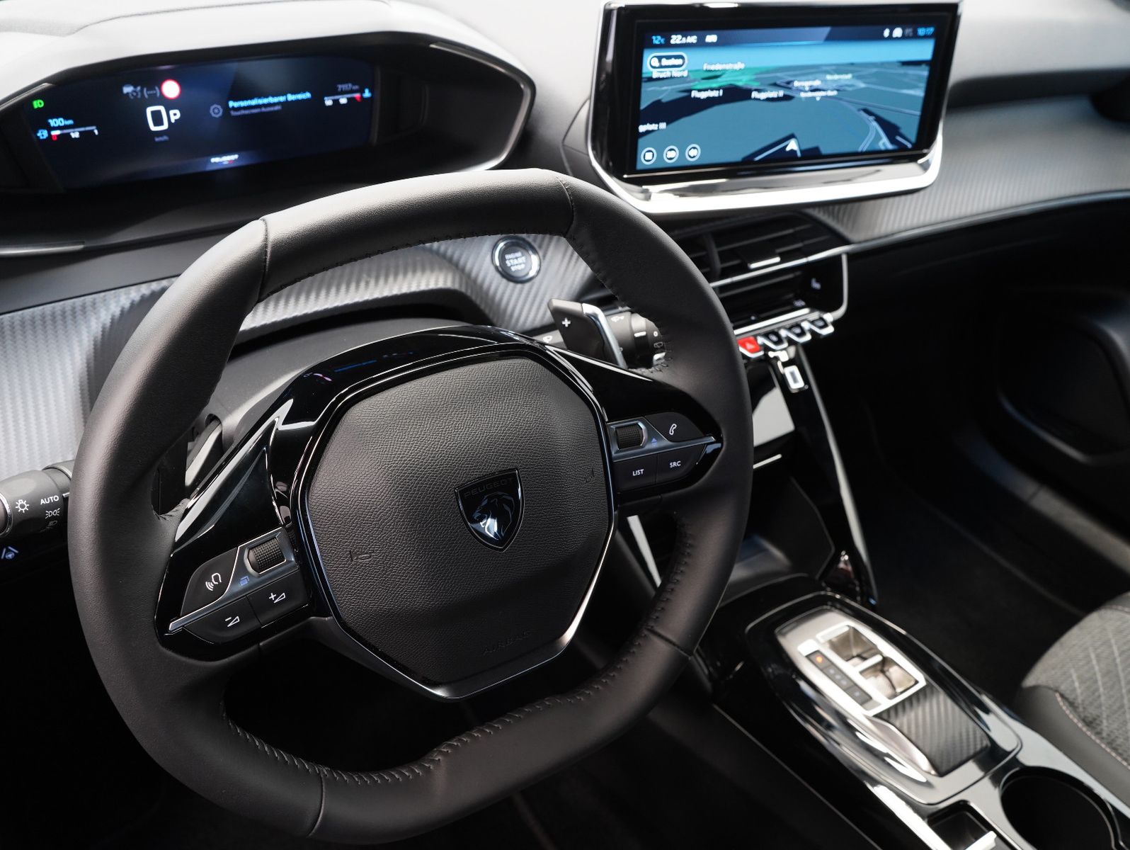 Fahrzeugabbildung Peugeot 2008 1.2 PureTech 130 Allure LED/NAVI/ACC