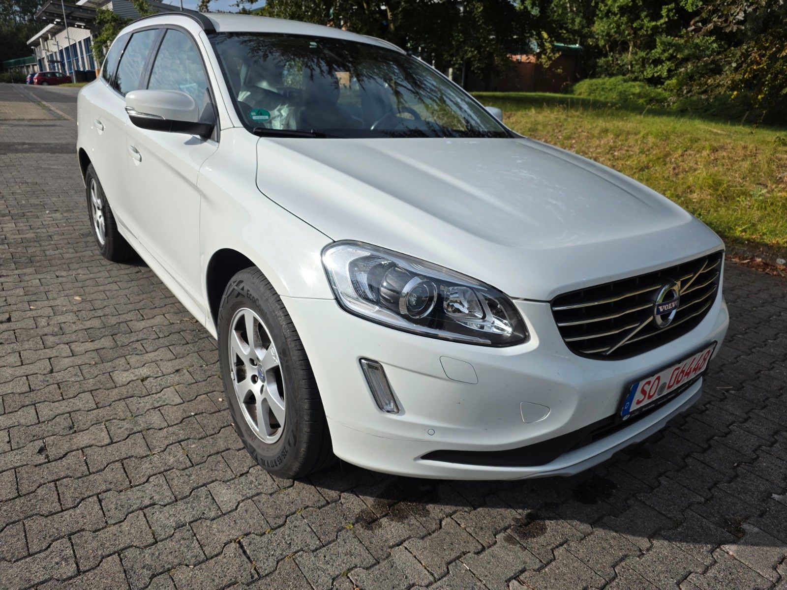 Volvo XC60 D4 Momentum Geartronic 1. Hand!