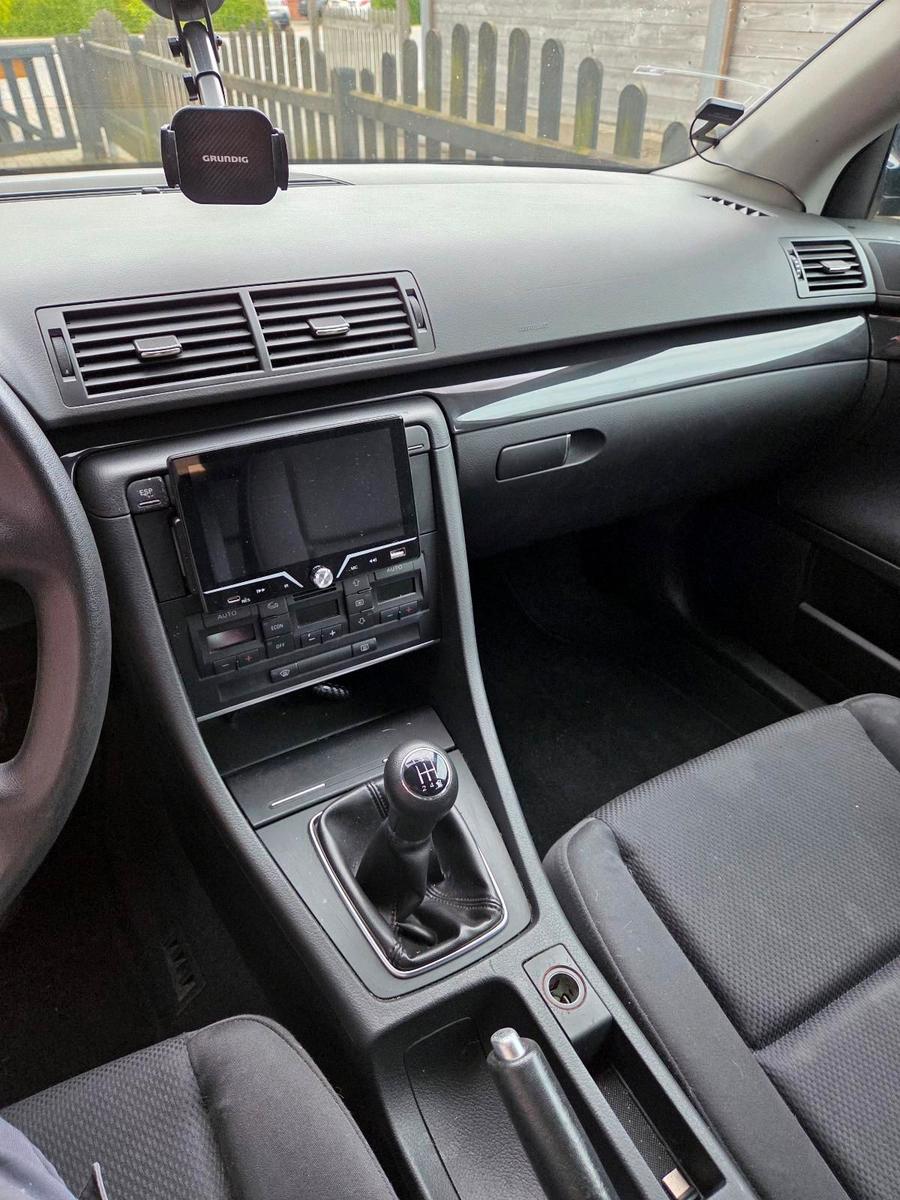 Audi A4 2004 — rear view