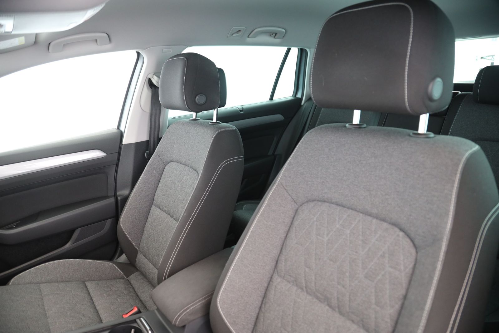 Volkswagen Passat Variant - Bild 12