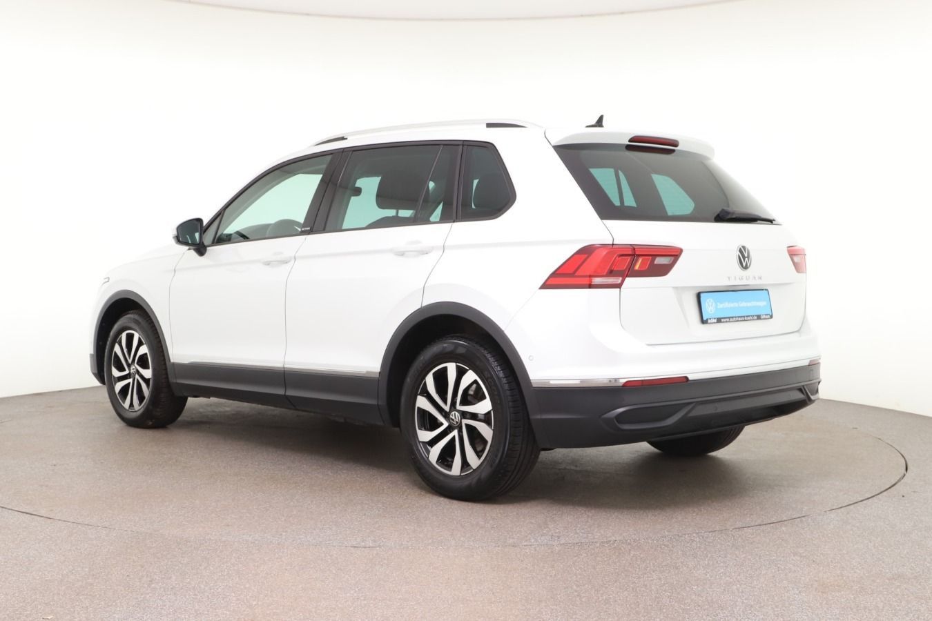 Volkswagen Tiguan 1.5 TSI DSG Active LED ACC App Navi AHK foto 4