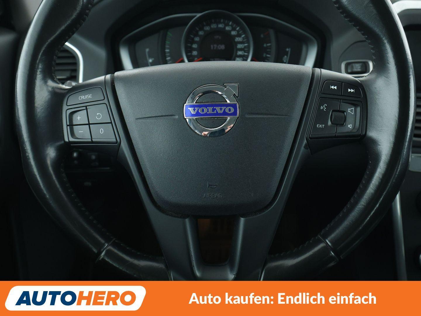 Volvo XC60 2.0 D3 Kinetic 2WD*NAVI*XENON*TEMPO*PDC*SHZ