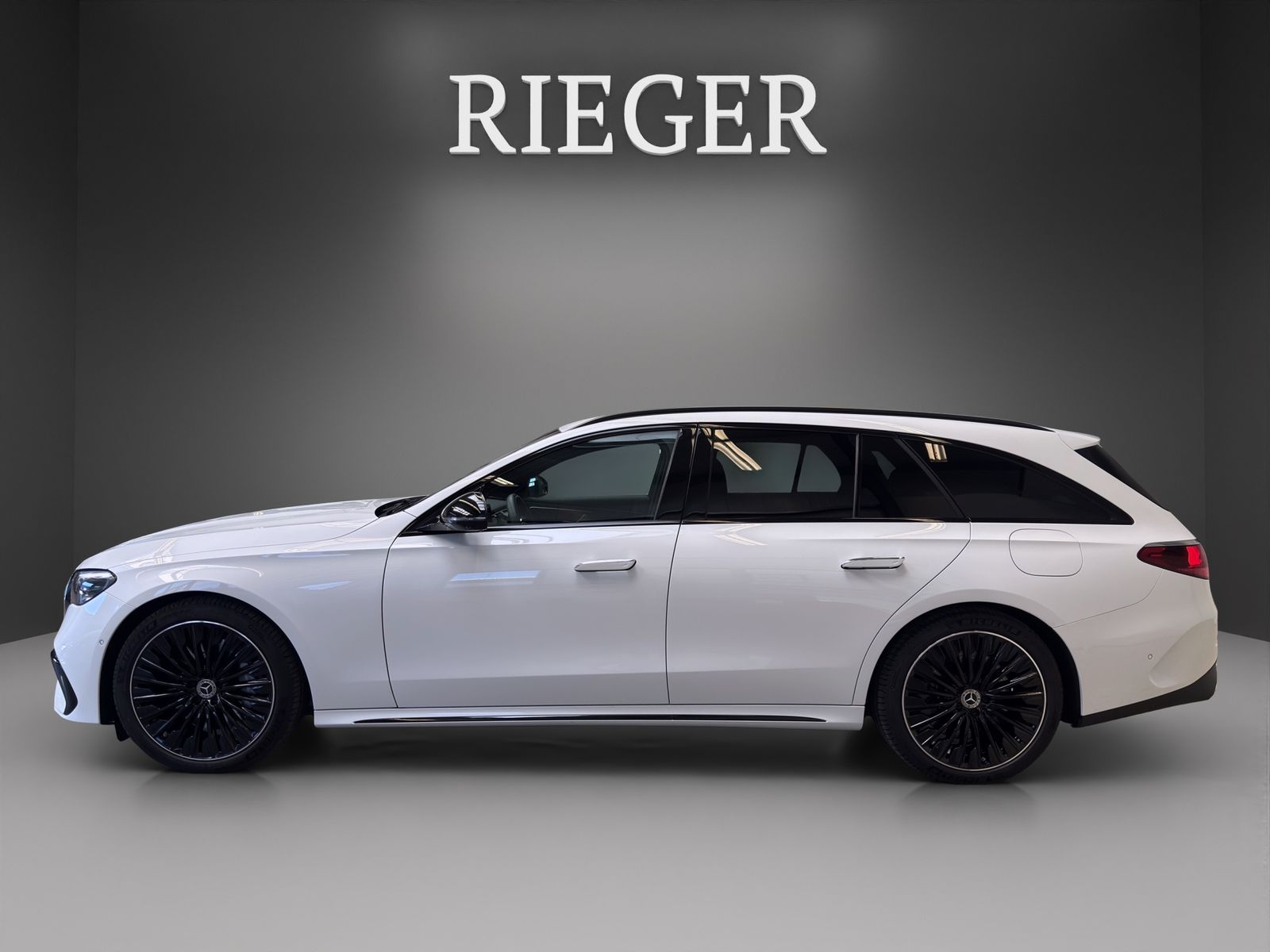 Mercedes-Benz E 300 T de 4M AMG*Superscreen*AHK*Burmester*20"* foto 5