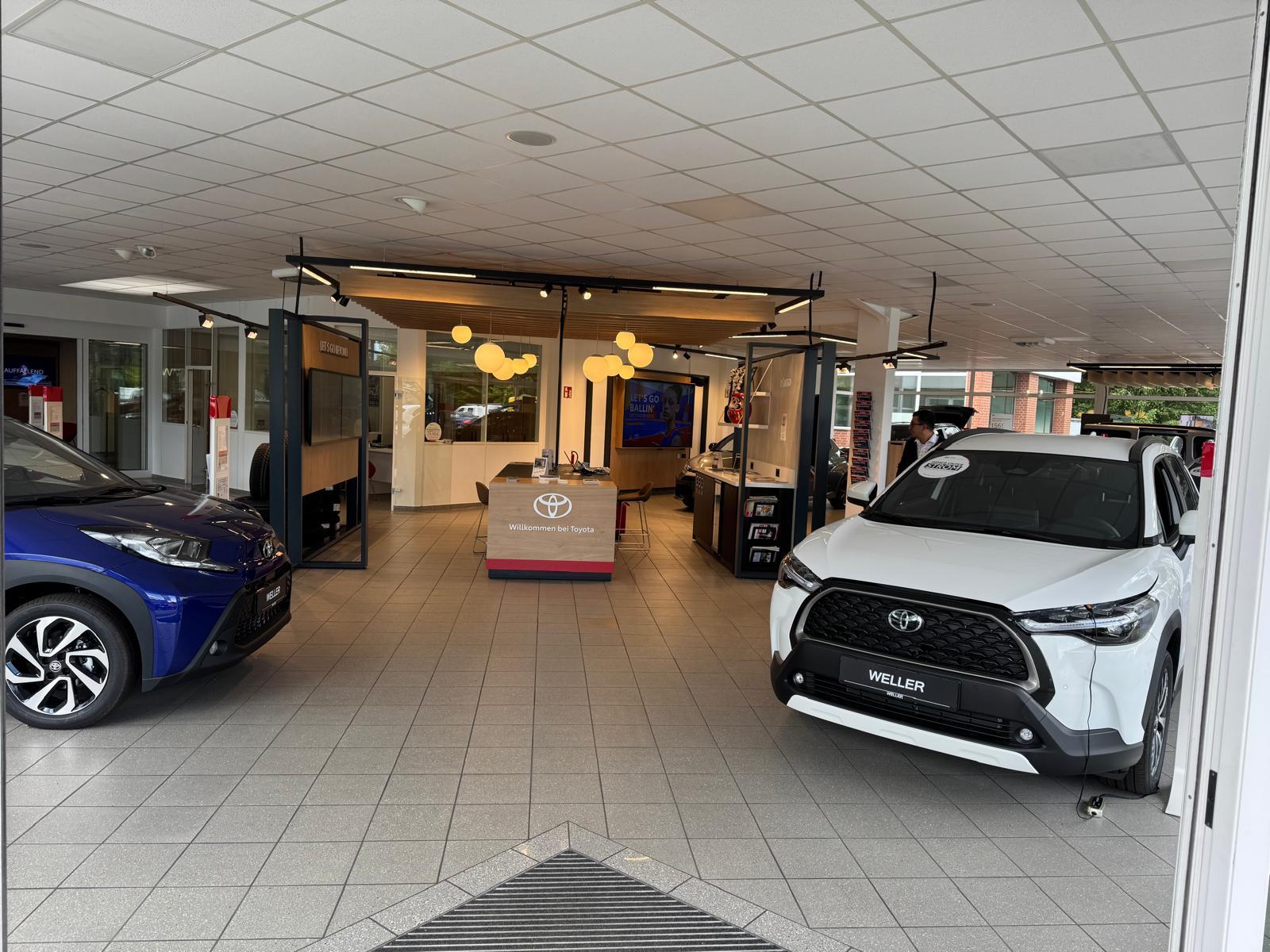 showroom-image-top