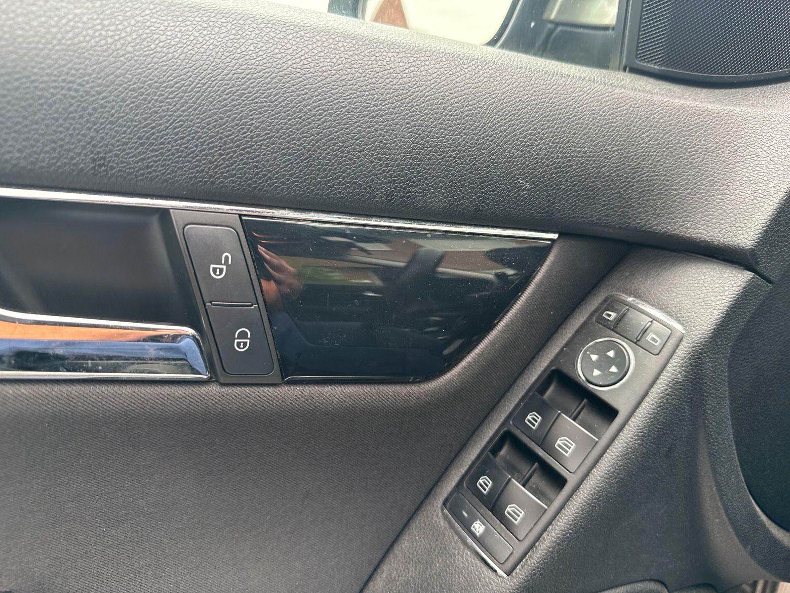 Mercedes-Benz C200 2008 — photo 15