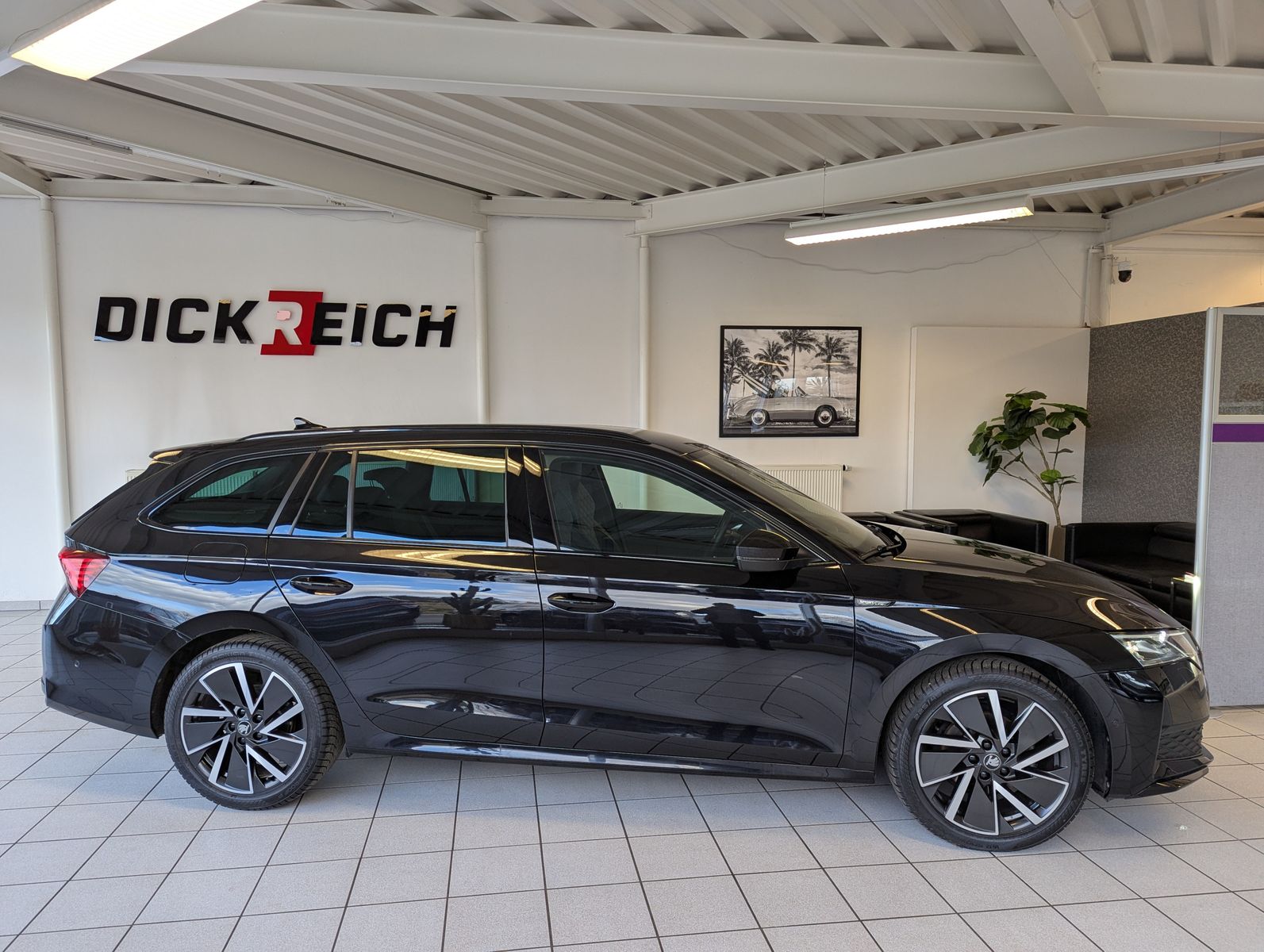 SKODA Octavia 2.0 TDI DSG Sportline Matix Assist+ 18" - Image 8