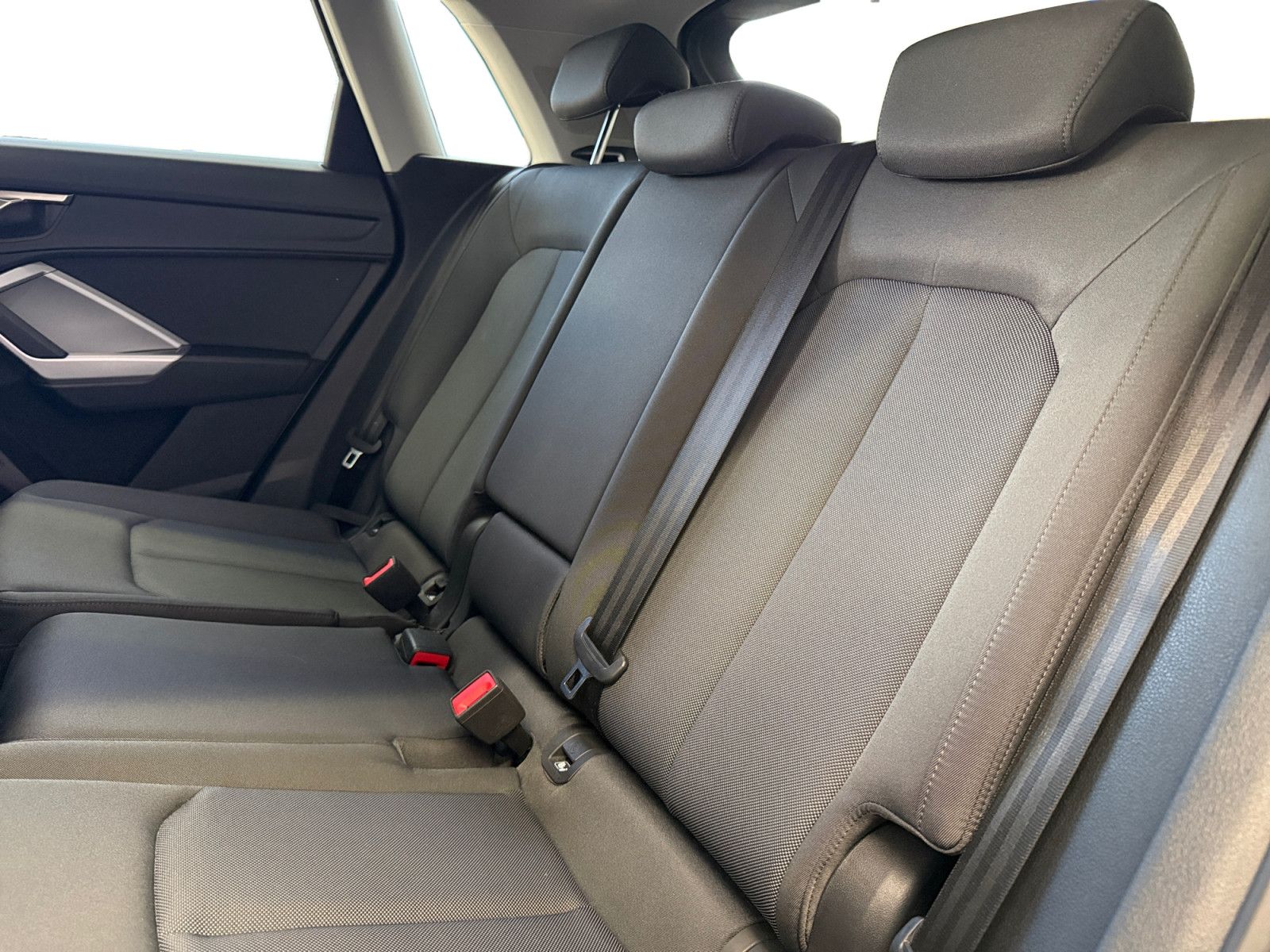 Audi Q3 35TDI S-trc AHK Cam LED Virtual Navi Sitzh foto 11