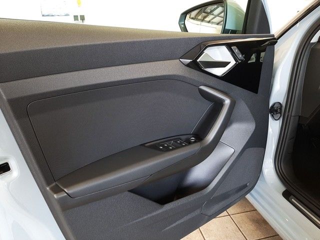 Fahrzeugabbildung Audi A1 Sportback 25TFSI advanced SHZ LED PDC 17"