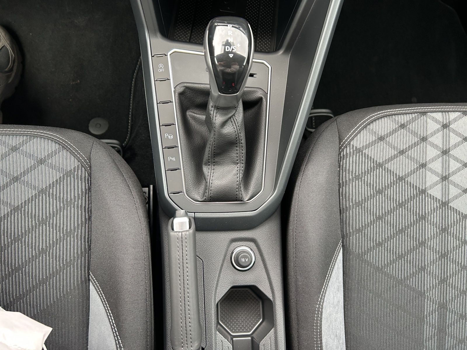 Fahrzeugabbildung Volkswagen Taigo R-line BLACK DSG Matrix ACC Navi Kamera