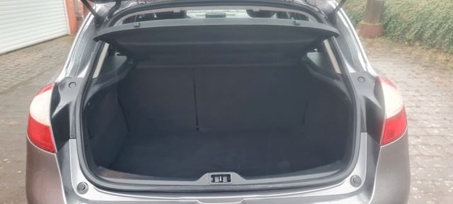 Renault Megane III Lim. 5-trg. Paris*Motor Probleme* Bild 10
