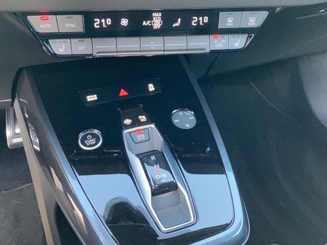 Fahrzeugabbildung Audi Q4 e-tron Sportback 40 e-tron S line, Matrix LED