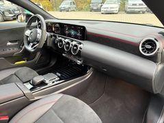 Fahrzeugabbildung Mercedes-Benz CLA 220d Shooting Brake AMG-Line Night Navi Pano