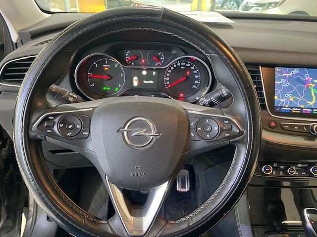 Fahrzeugabbildung Opel Grandland X 2.0D 18"ALU/NAVI/PANORAMA/KAMERA
