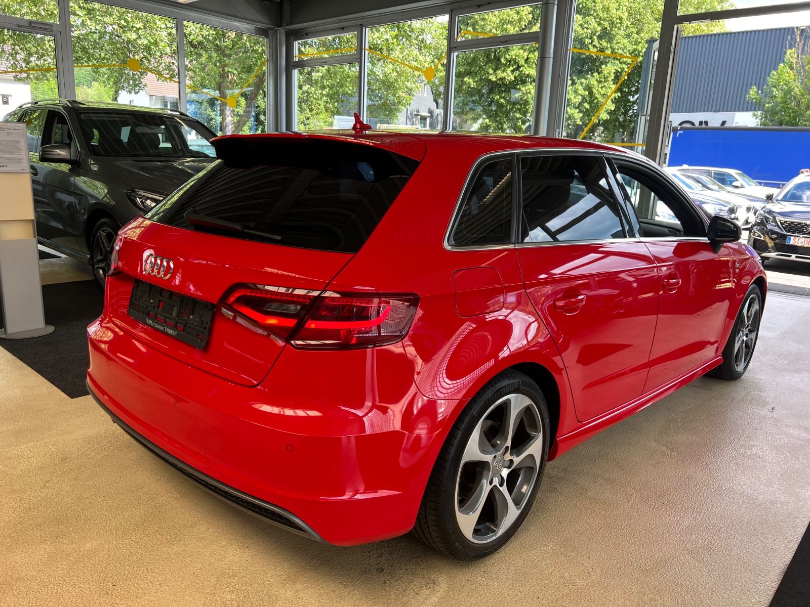 Fahrzeugabbildung Audi A3 Sportback ultra S line Sport *LED/MATRIX*