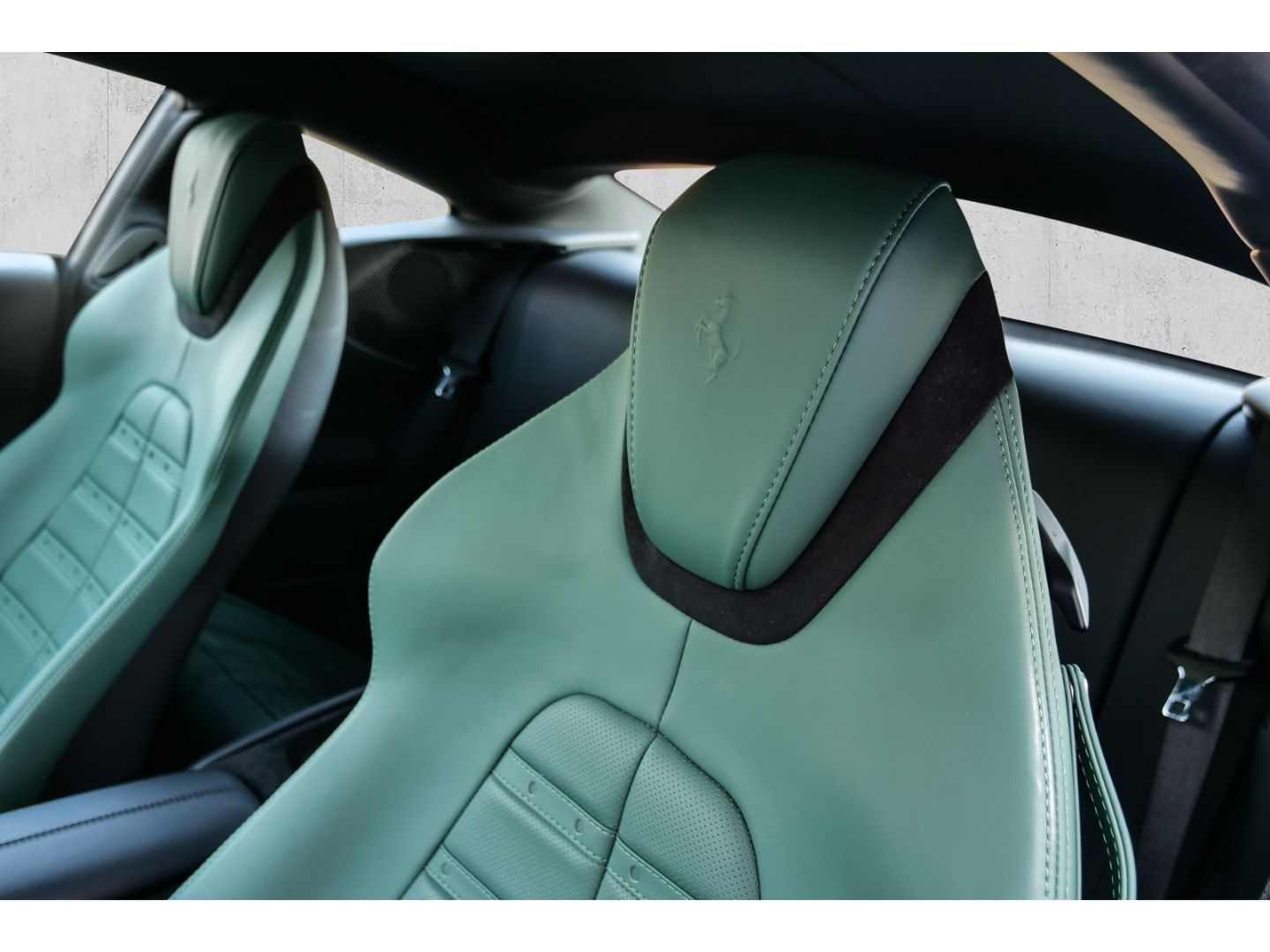 Ferrari Roma *MagneRide*CarPlay*Daytona-Design*Passenger foto 20