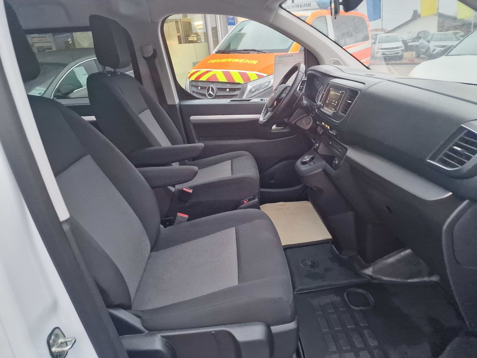 Fahrzeugabbildung Opel Vivaro Kasten Edition M Doppelkabine