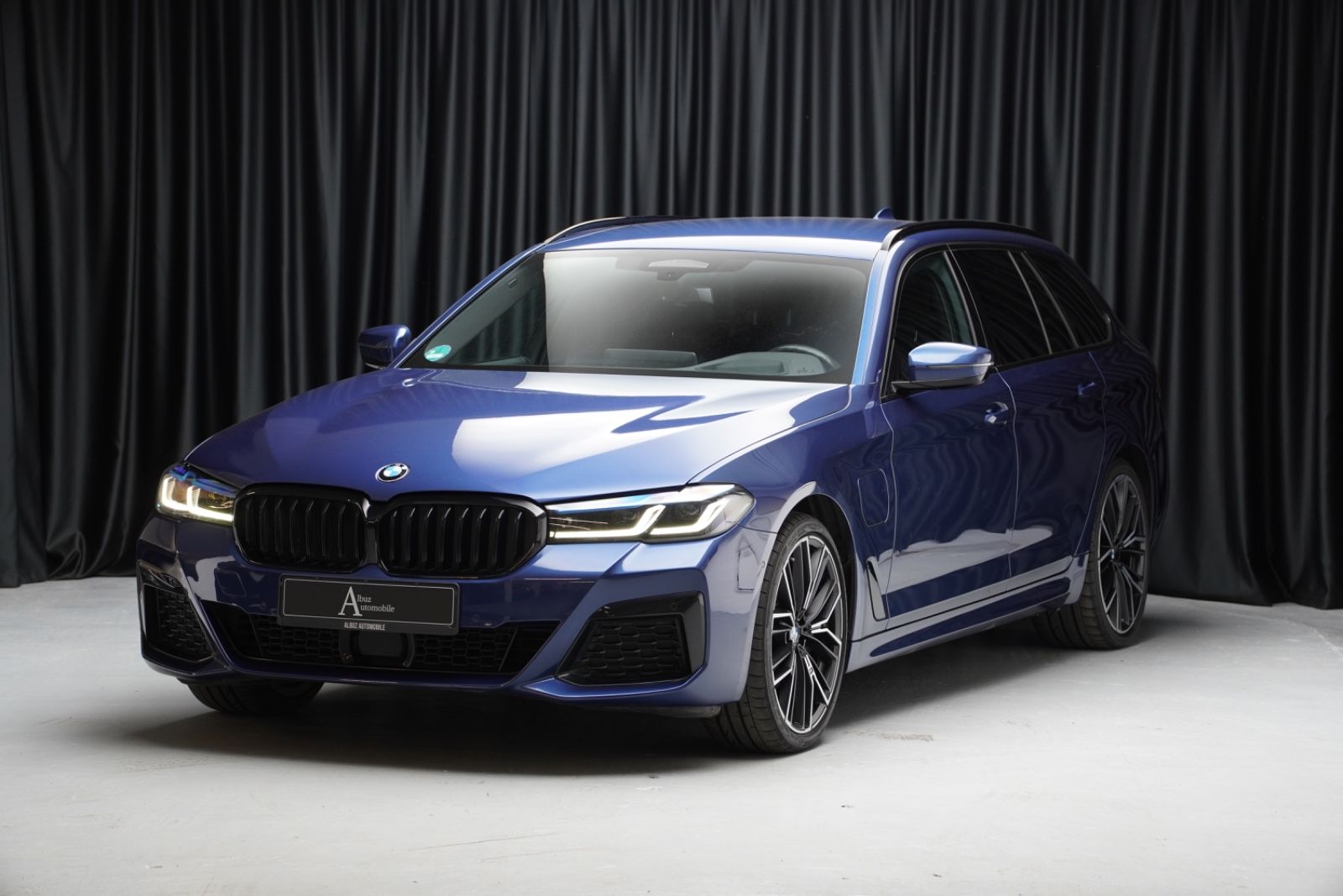 BMW 530e xD M-Sport*LaserShadow*AHK*HiFi*DrivingProf