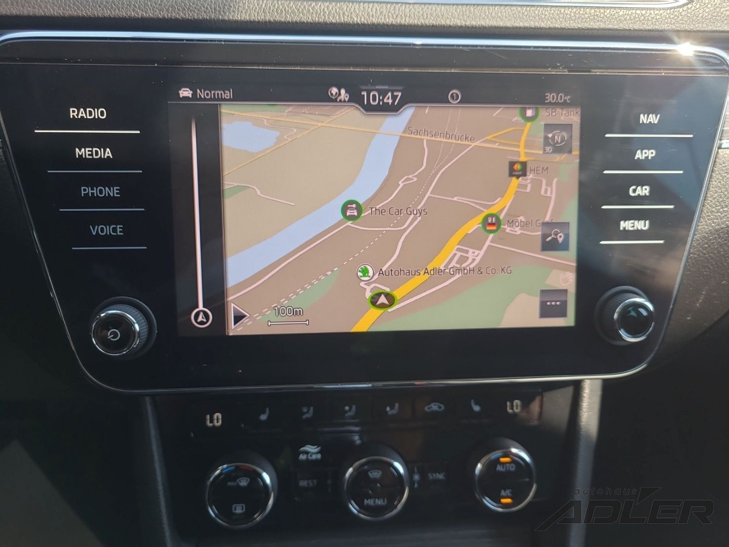 Skoda Superb Combi 2,0 TSI DSG Style AHZV Navi foto 20