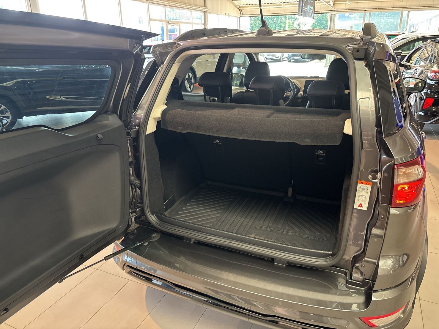 Fahrzeugabbildung Ford EcoSport ST-Line Navi Soundsystem B & O LED Appl