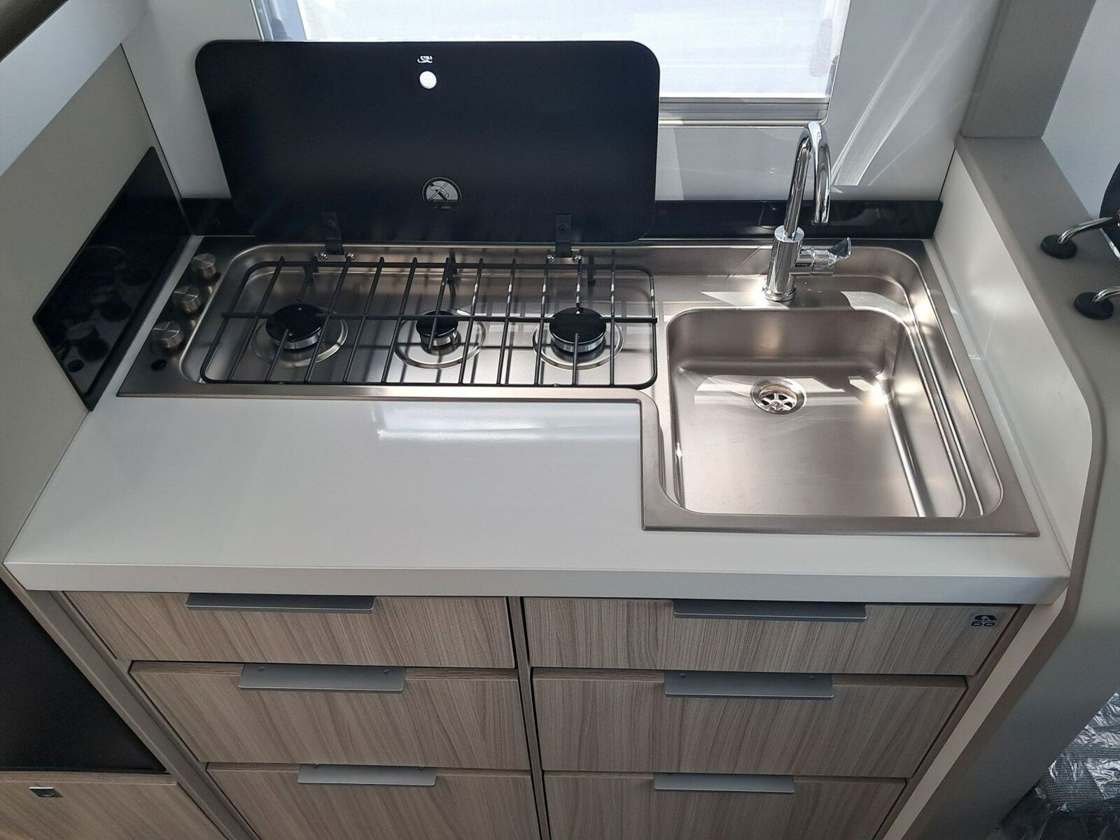 Fahrzeugabbildung Adria Compact DL 60Y Abwassertank isoliert