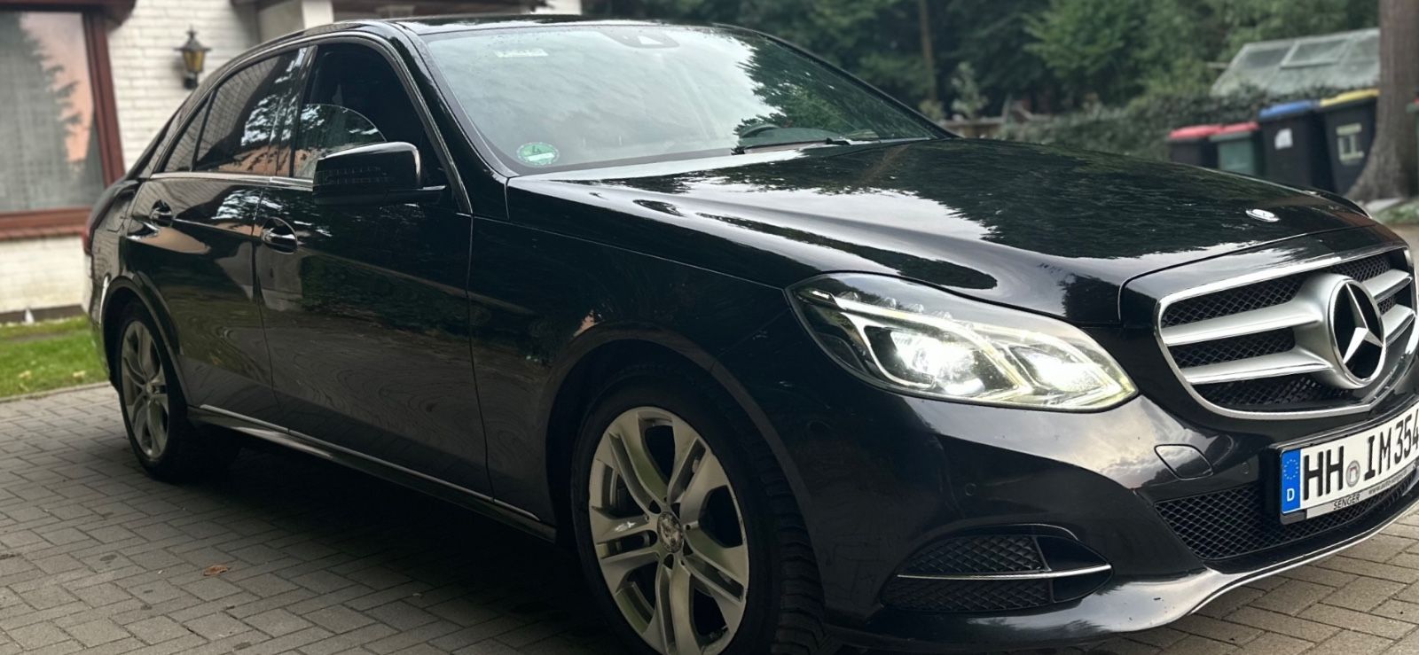 MERCEDES-BENZ E 220
