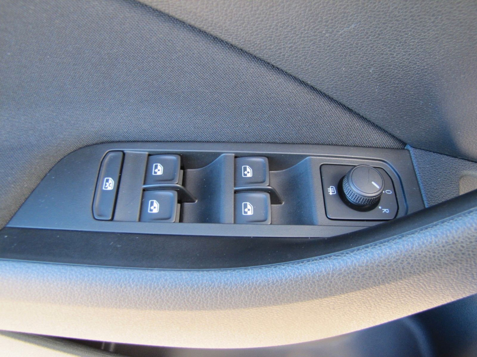 Fahrzeugabbildung SKODA Kamiq Sondermodell Drive 125 1.0 TSI DSG