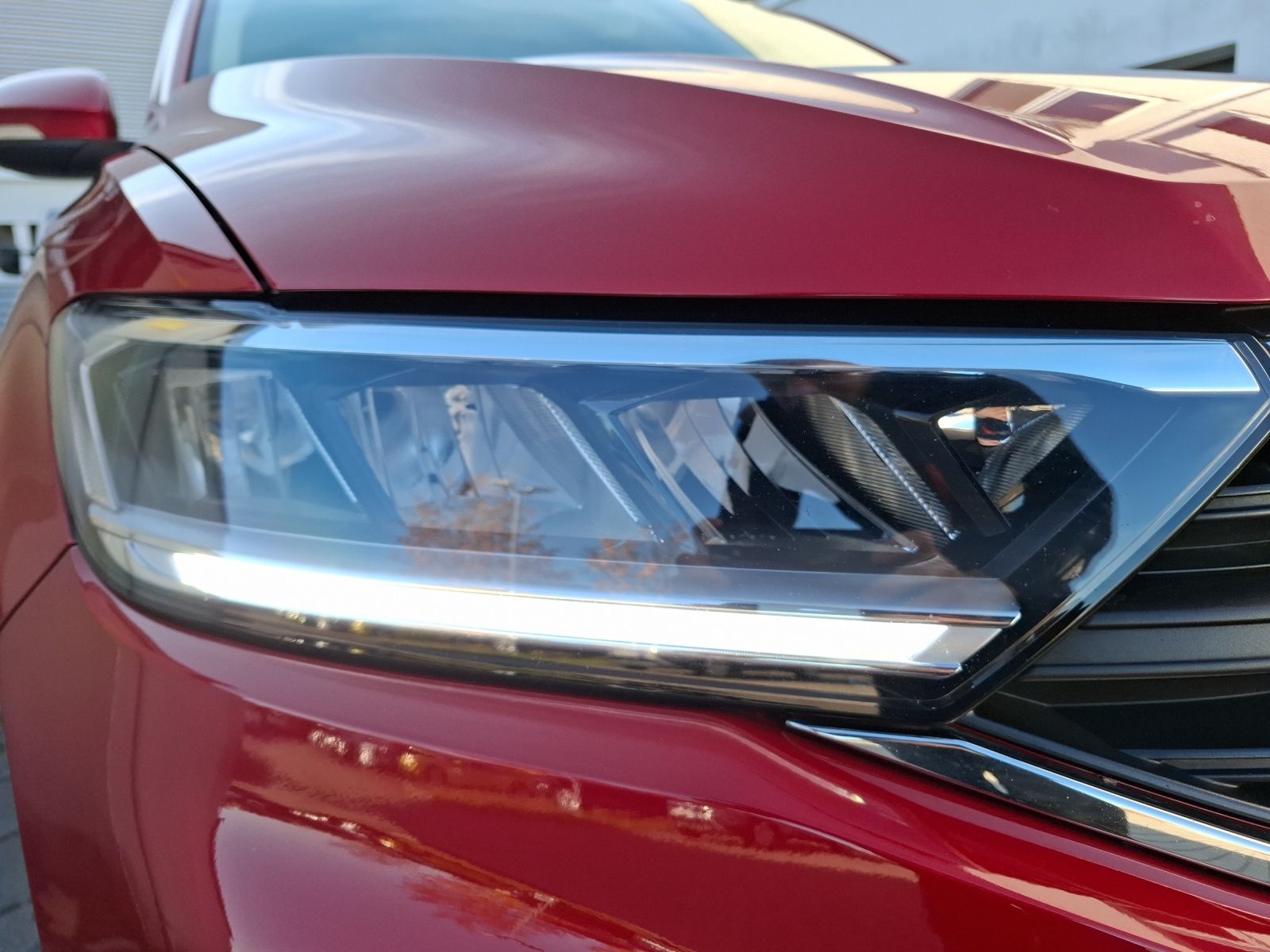 Fahrzeugabbildung Volkswagen T-Roc TSI Life LED Navi AID Park-Assoist SH