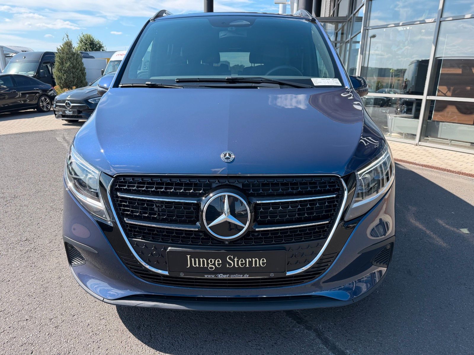 Fahrzeugabbildung Mercedes-Benz V 250 d STYLE Tisch AHK2,5 DISTRONIC Stdh AIRMAT